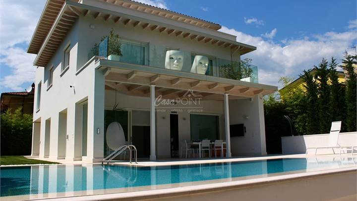 Villa for sale in Erbusco